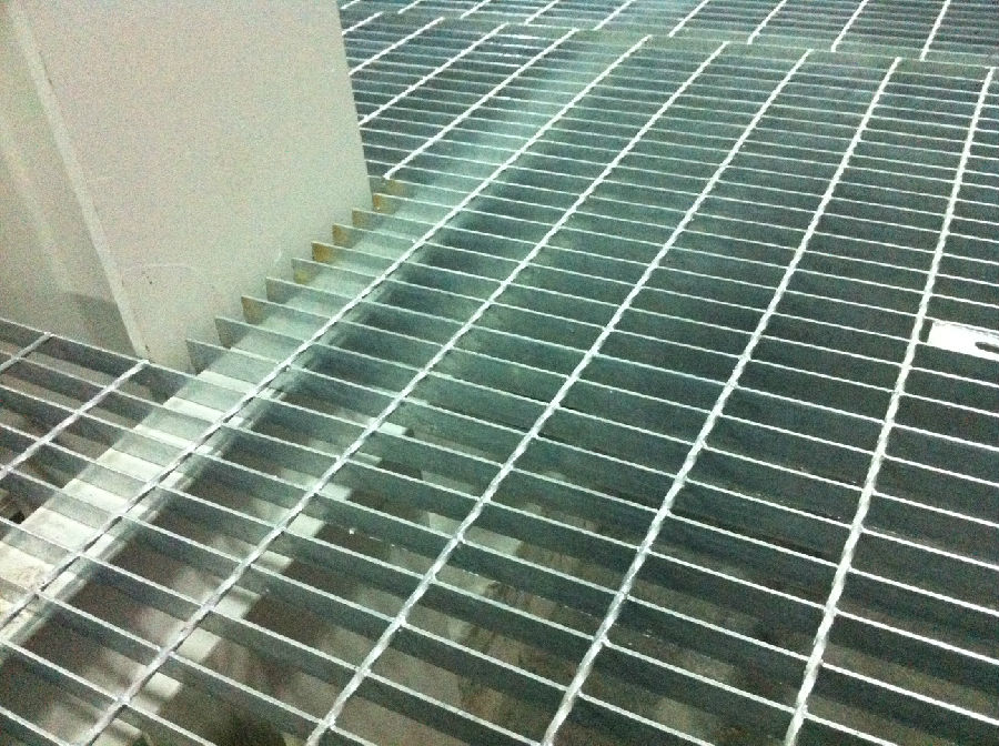 鍍鋅<a href='http://www.psecigs.com'>鋼格柵板</a> 鍍鋅鋼<a href='http://www.psecigs.com'>格柵板</a>