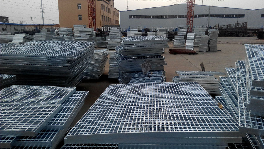 熱浸鋅鋼格柵板踏步 熱浸鋅鋼格柵板踏步